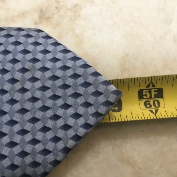BILL BLASS SILK TIE - Picture 8 of 9